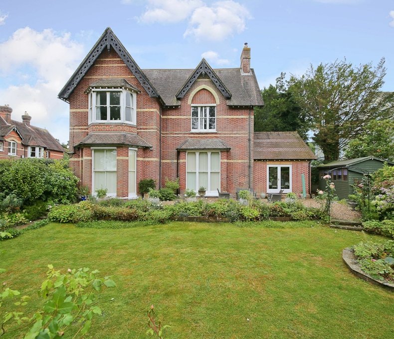 2 bedroom Flat to rent in Broadwater Down, Tunbridge Wells Maddisons